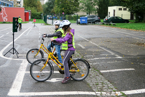 Fahrräder mögen sich ändern, aber Radfahren ist zeitlos  Fahrräder mögen sich ändern, aber Radfahren ist zeitlos