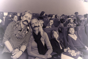 Überall Schnurrbärte Überall Schnurrbärte