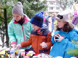 Weihnachtsmarkt in der Grundschule Weihnachtsmarkt in der Grundschule