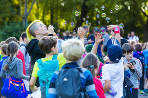 Sporttag – Buntes Treiben auf dem Gelände der weiterführenden Schule Sporttag – Buntes Treiben auf dem Gelände der weiterführenden Schule