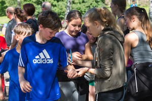 Sporttag – Buntes Treiben auf dem Gelände der weiterführenden Schule Sporttag – Buntes Treiben auf dem Gelände der weiterführenden Schule