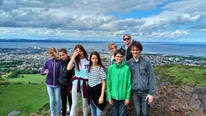 Studienreise nach Edinburgh der gymnasialen Jahrgangsstufen 7 und 8 Studienreise nach Edinburgh der gymnasialen Jahrgangsstufen 7 und 8