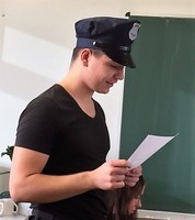 Hilfe der Faust geht um! Hilfe der Faust geht um!