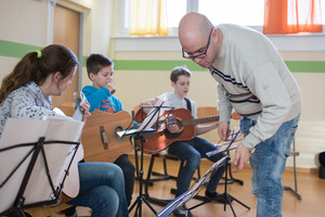 Eine Bande Musiker geht um im Schulhaus Eine Bande Musiker geht um im Schulhaus
