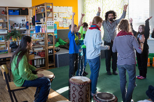 Eine Bande Musiker geht um im Schulhaus Eine Bande Musiker geht um im Schulhaus