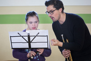 Eine Bande Musiker geht um im Schulhaus Eine Bande Musiker geht um im Schulhaus