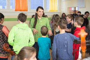 Eine Bande Musiker geht um im Schulhaus Eine Bande Musiker geht um im Schulhaus