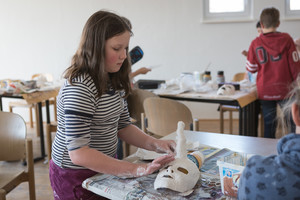 "Gestalte deinen eigenen Nischel" aus Pappmaschee "Gestalte deinen eigenen Nischel" aus Pappmaschee