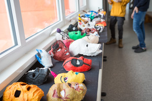 "Gestalte deinen eigenen Nischel" aus Pappmaschee "Gestalte deinen eigenen Nischel" aus Pappmaschee