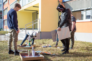 Graffiti sprayen auf Textilien Graffiti sprayen auf Textilien