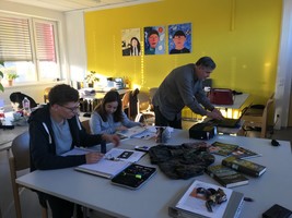 Geschichte erlebbar machen – Zeitzeugen befragen