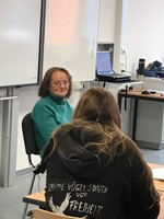 Geschichte erlebbar machen – Zeitzeugen befragen