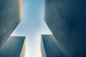 Stolpersteine führen nach Berlin Stolpersteine führen nach Berlin