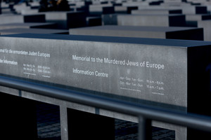 Stolpersteine führen nach Berlin Stolpersteine führen nach Berlin