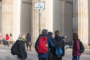 Stolpersteine führen nach Berlin Stolpersteine führen nach Berlin
