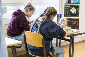 Kunst wäscht den Staub des Alltags von der Seele Kunst wäscht den Staub des Alltags von der Seele