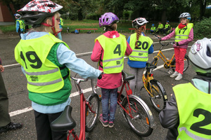 Fahrräder mögen sich ändern, aber Radfahren ist zeitlos  Fahrräder mögen sich ändern, aber Radfahren ist zeitlos