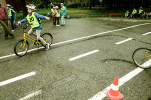 Fahrräder mögen sich ändern, aber Radfahren ist zeitlos  Fahrräder mögen sich ändern, aber Radfahren ist zeitlos