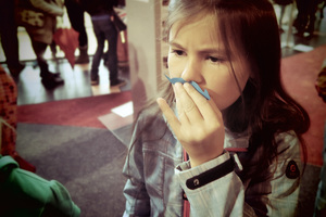 Überall Schnurrbärte Überall Schnurrbärte