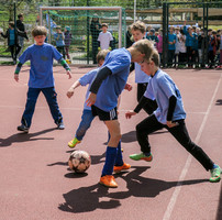 Frühling, Sonne, Fußballschuhe Frühling, Sonne, Fußballschuhe