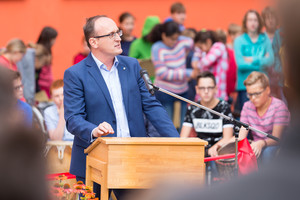 Endlich – Unser neues Schulhaus wird eingeweiht Endlich – Unser neues Schulhaus wird eingeweiht