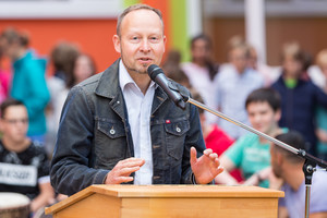 Endlich – Unser neues Schulhaus wird eingeweiht Endlich – Unser neues Schulhaus wird eingeweiht