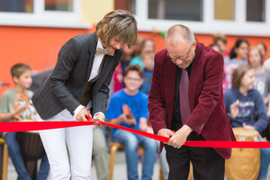 Endlich – Unser neues Schulhaus wird eingeweiht Endlich – Unser neues Schulhaus wird eingeweiht
