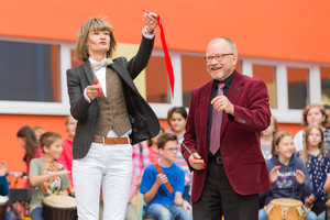 Endlich – Unser neues Schulhaus wird eingeweiht Endlich – Unser neues Schulhaus wird eingeweiht