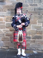 Studienreise nach Edinburgh der gymnasialen Jahrgangsstufen 7 und 8 Studienreise nach Edinburgh der gymnasialen Jahrgangsstufen 7 und 8