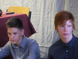 Theater, Theater, der Vorhang geht auf... Theater, Theater, der Vorhang geht auf...