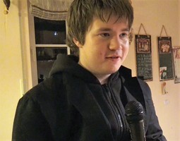 Hilfe der Faust geht um! Hilfe der Faust geht um!