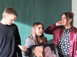 Hilfe der Faust geht um! Hilfe der Faust geht um!