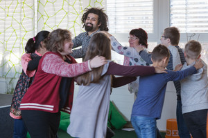 Eine Bande Musiker geht um im Schulhaus Eine Bande Musiker geht um im Schulhaus