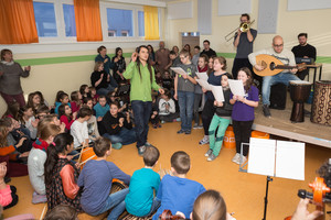Eine Bande Musiker geht um im Schulhaus Eine Bande Musiker geht um im Schulhaus