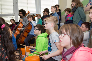Eine Bande Musiker geht um im Schulhaus Eine Bande Musiker geht um im Schulhaus