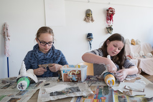 "Gestalte deinen eigenen Nischel" aus Pappmaschee "Gestalte deinen eigenen Nischel" aus Pappmaschee