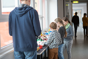 "Gestalte deinen eigenen Nischel" aus Pappmaschee "Gestalte deinen eigenen Nischel" aus Pappmaschee