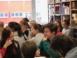 Geschichte erlebbar machen – Zeitzeugen befragen Geschichte erlebbar machen – Zeitzeugen befragen