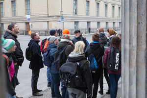 Stolpersteine führen nach Berlin Stolpersteine führen nach Berlin